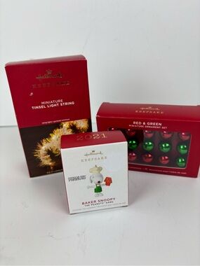 Hallmark Tiny Tree Tinsel Lights/Ornamets/Snoopy-NEW in box